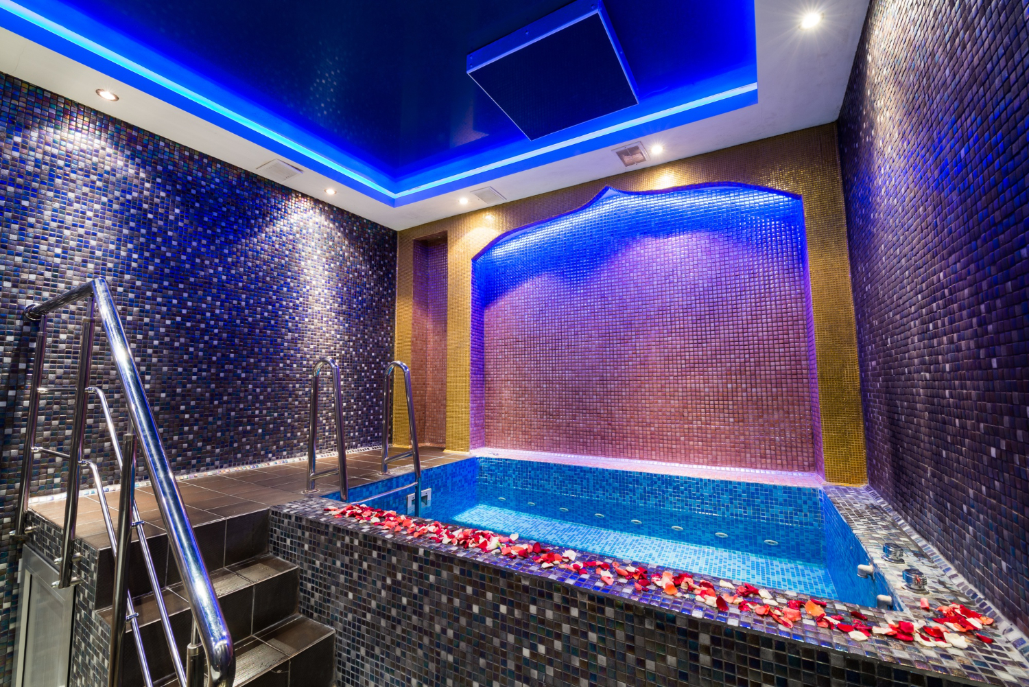 Luxury Jacuzzi Construction